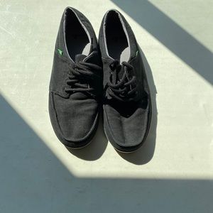 Sanuk size 12 black shoes